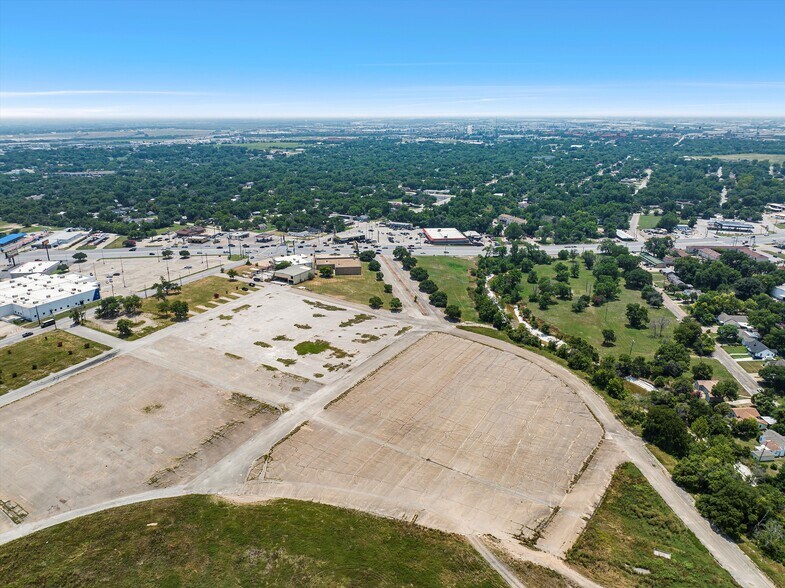 More Photos Of 910 S Valley Mills Dr, Waco Land For Sale