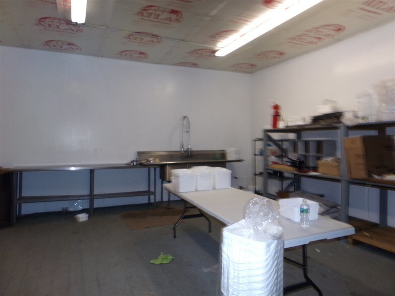 More Photos Of 290 Jeffersonville North Branch Rd, Jeffersonville Warehouse For Lease