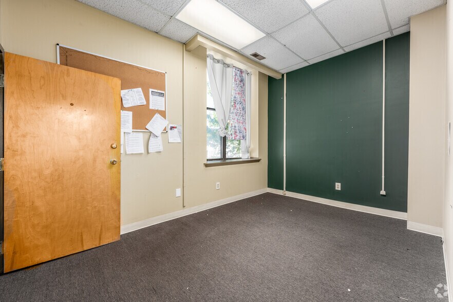 More Photos Of 211 E 25th St, Baltimore Office Residential For Sale