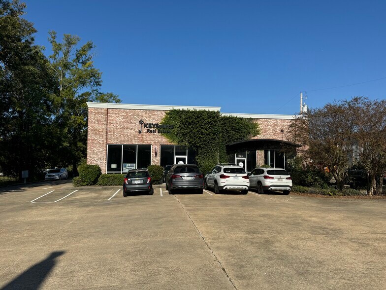More Photos Of 1091 Old Fannin Rd, Brandon Office For Lease