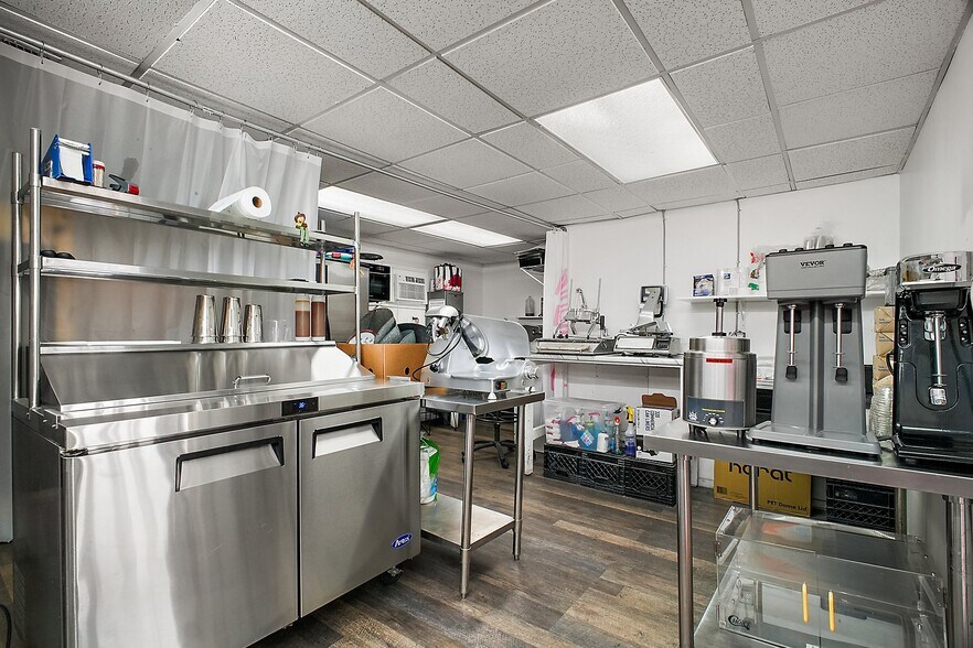 More Photos Of 454 N Park Ave, Apopka Storefront For Sale