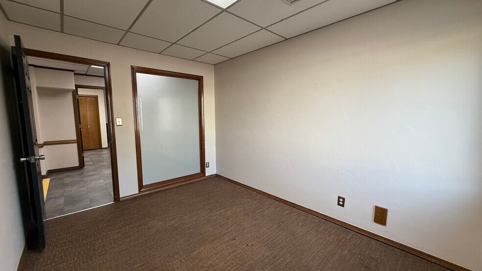 More Photos Of 1001 W Broadway St, Muskogee Medical For Sale