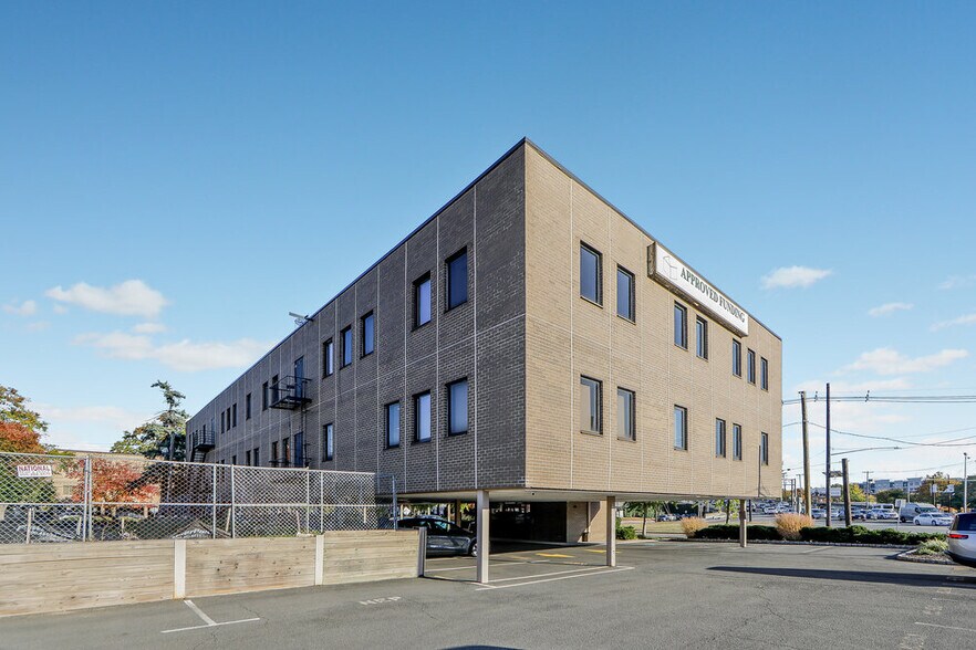 More Photos Of 41 Grand Ave, River Edge Office For Lease