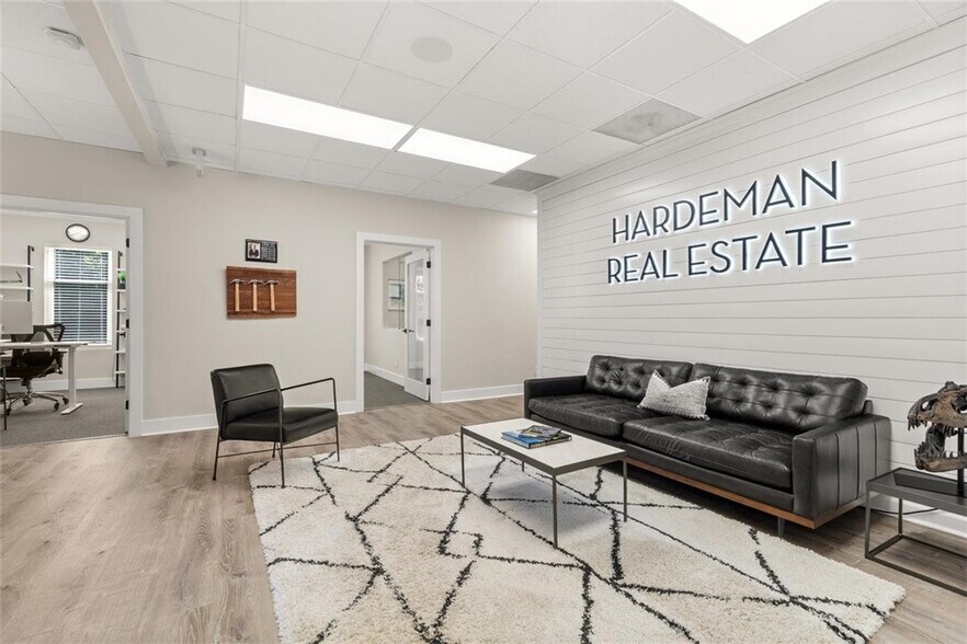 More Photos Of 6111 Peachtree Dunwoody Rd NE, Atlanta Medical For Sale