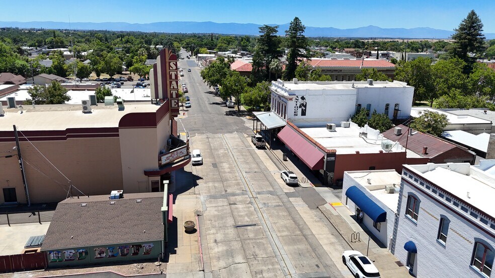 More Photos Of 328-340 Oak St, Red Bluff Storefront For Sale