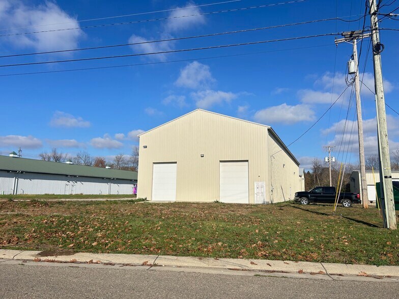 More Photos Of 1000 Brice St, Newark Warehouse For Sale