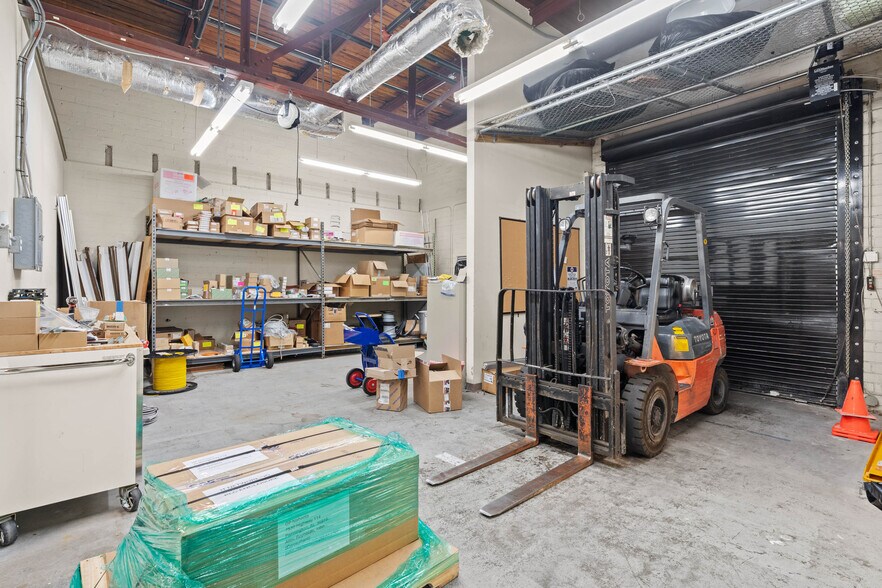 More Photos Of 500 Saint Michael St, Mobile Office For Lease
