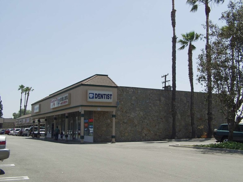 More Photos Of 1112 Walnut Ave, Tustin Supermarket For Lease