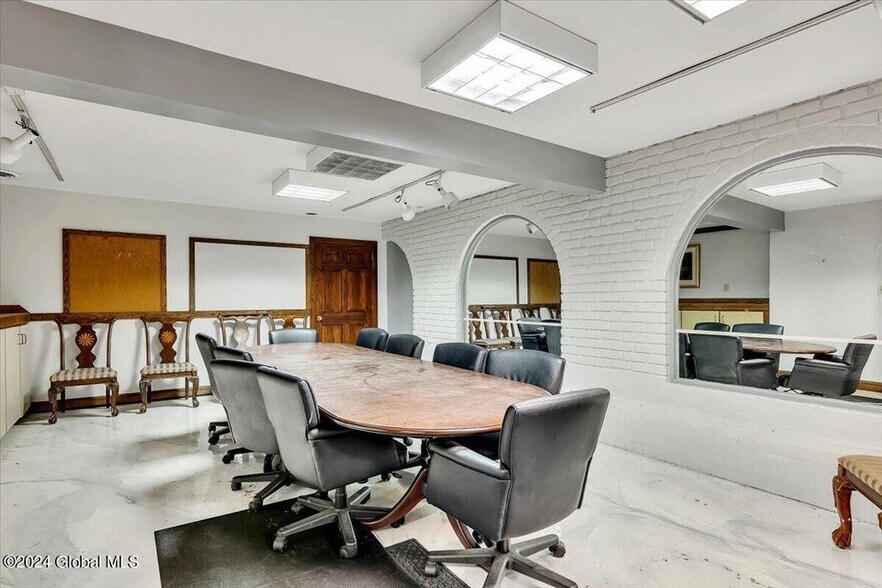 More Photos Of 48 Howard St, Albany Office For Sale