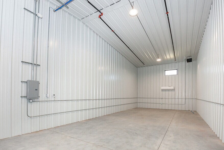 More Photos Of 1585 NW Gettysburg Ln, Waukee Flex For Sale