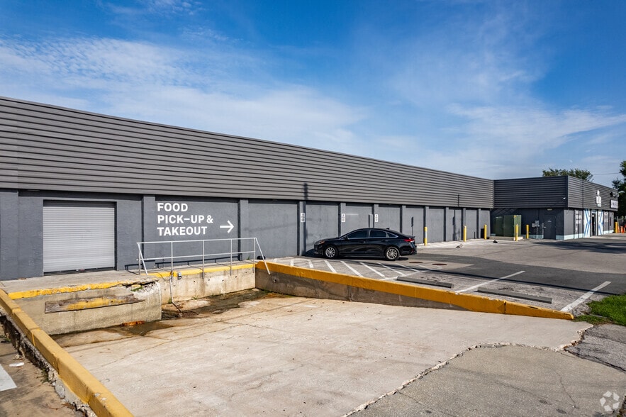More Photos Of 18 N Dollins Ave, Orlando Warehouse For Lease
