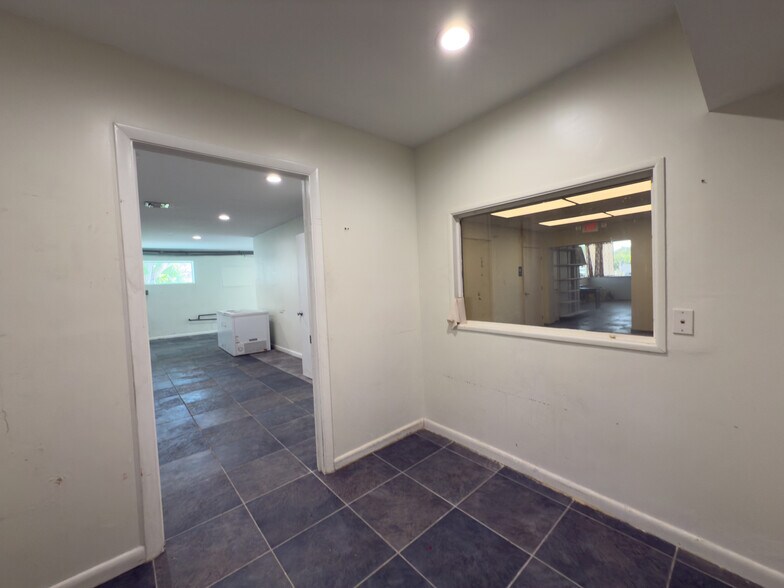 More Photos Of 805 N Federal Hwy, Boynton Beach Freestanding For Sale
