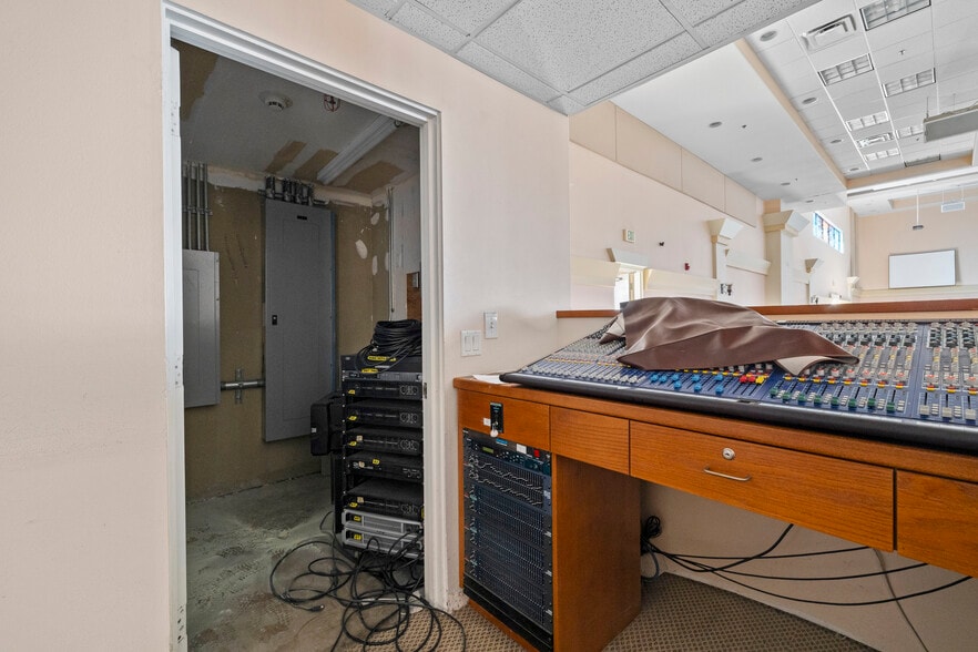 More Photos Of 8132 Garden Grove Blvd, Garden Grove Religious Facility For Sale