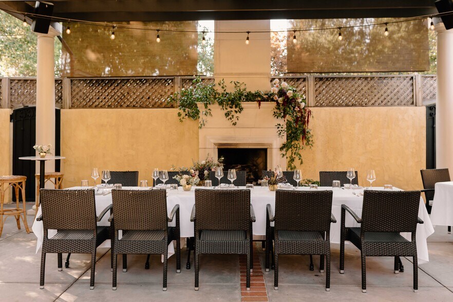 More Photos Of 241 1st St W, Sonoma Restaurant For Sale