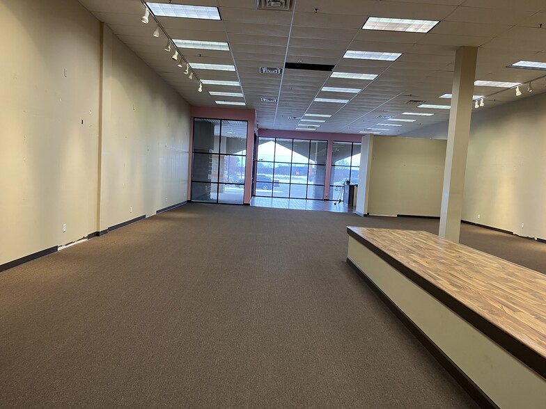 More Photos Of 655 County Road 17, Elkhart Unknown For Lease