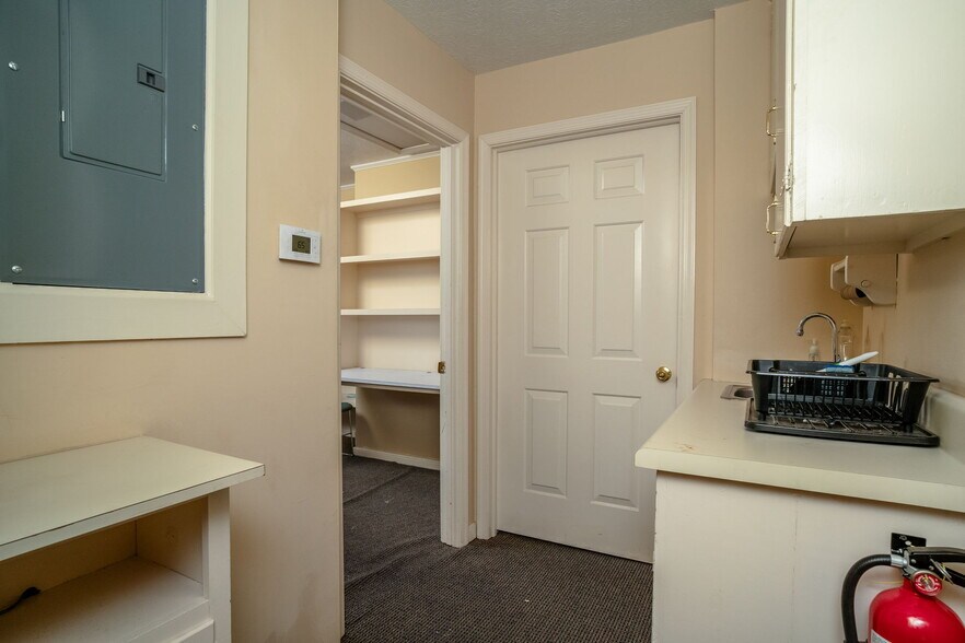 More Photos Of , Waynesboro Office For Sale