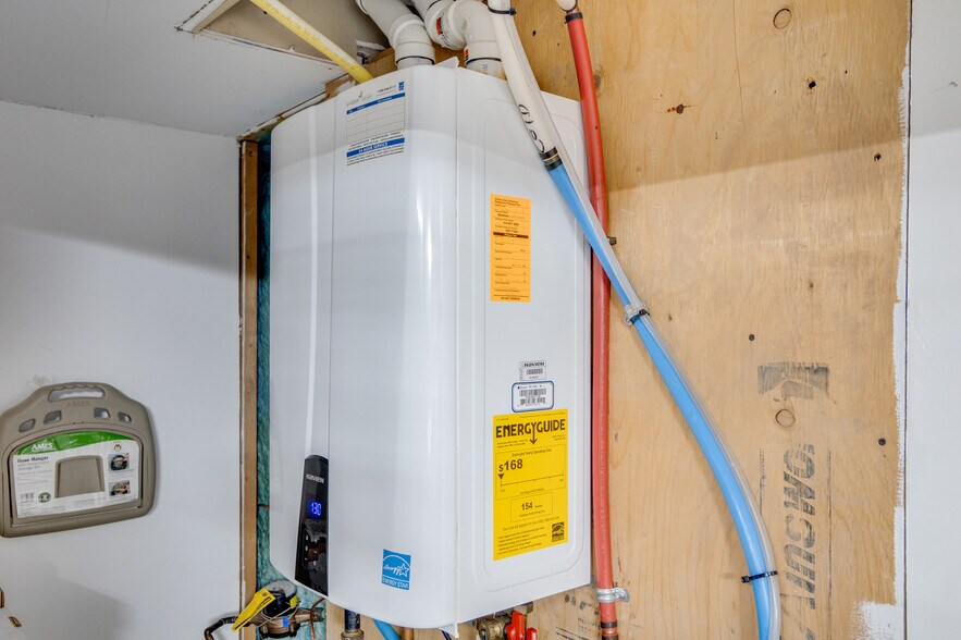 More Photos Of 201 Queen St S, Mississauga Storefront Retail Office For Sale