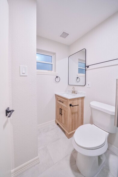 More Photos Of 2703 Mason St, Houston Apartments For Sale