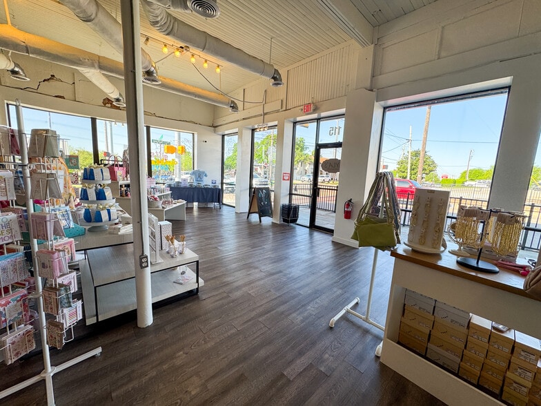 More Photos Of 115 S Goliad St, Rockwall Storefront Retail Office For Lease