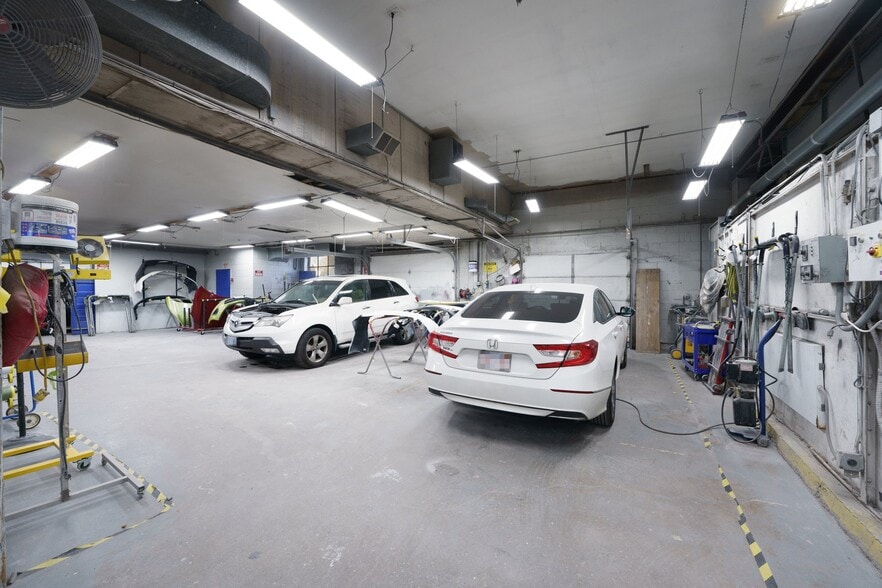 More Photos Of 15 York Ave, Pawtucket Auto Repair For Sale