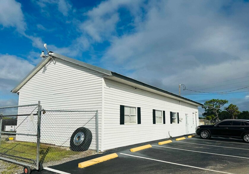 More Photos Of 2510 US 27, Avon Park Auto Repair For Sale