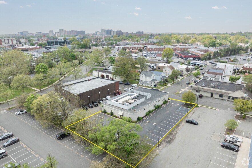 More Photos Of 20 Woodridge Ave, Hackensack Medical For Sale