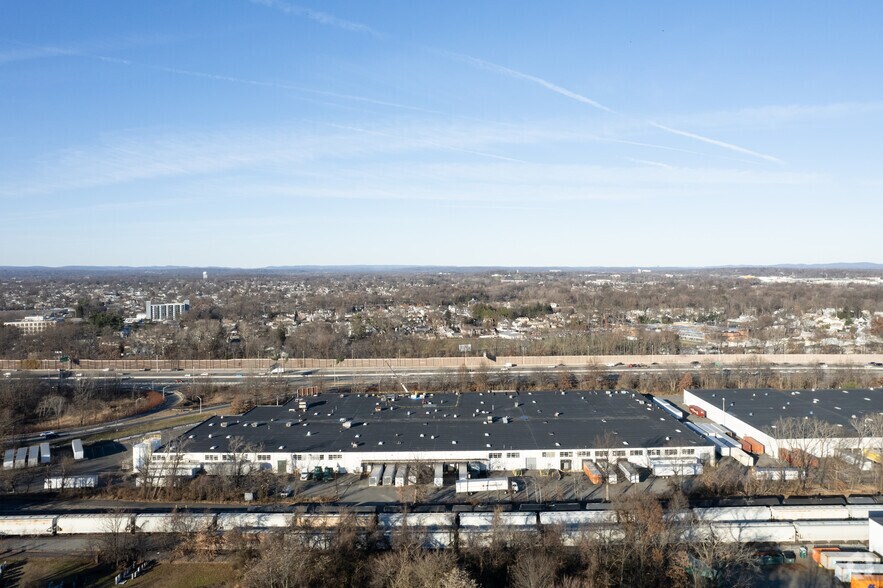 More Photos Of 301 Mayhill St, Saddle Brook Manufacturing For Lease