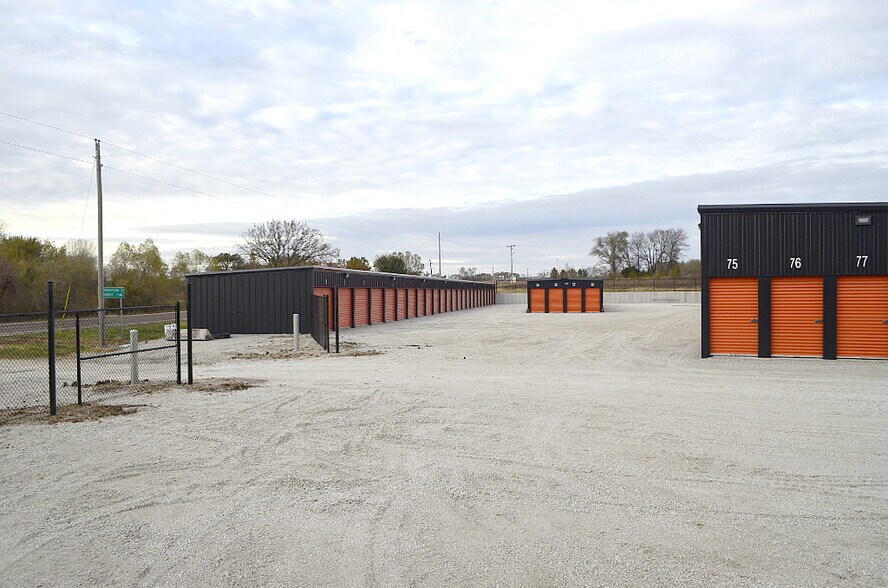 More Photos Of 801 N Highway 169, Trimble Self Storage For Sale