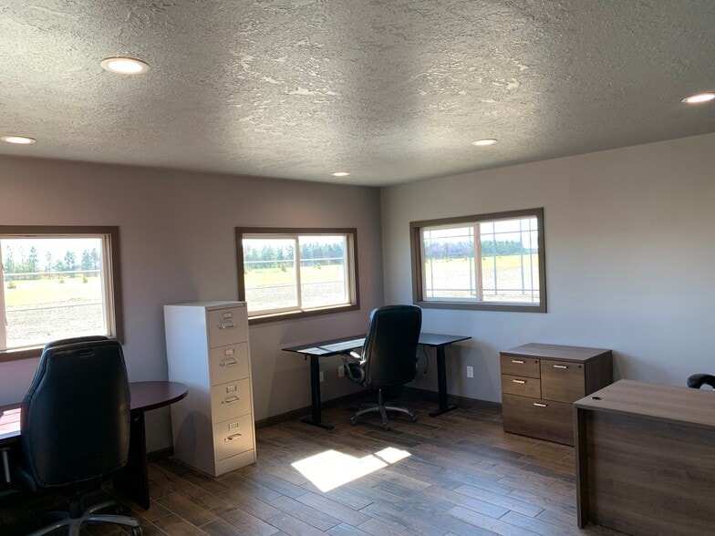 More Photos Of 625-661 Pacific Hwy, Rickreall Industrial For Sale