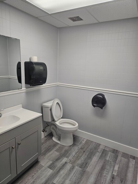 More Photos Of 3111 Hanover Rd, Johnson City Light Manufacturing For Lease