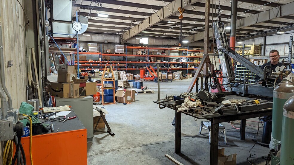 More Photos Of 22 Park Rd, Kingsbury Warehouse For Sale