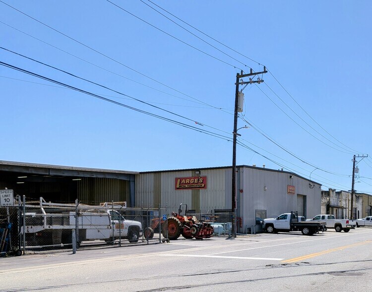 More Photos Of 227 Kearney Ext, Watsonville Service For Sale
