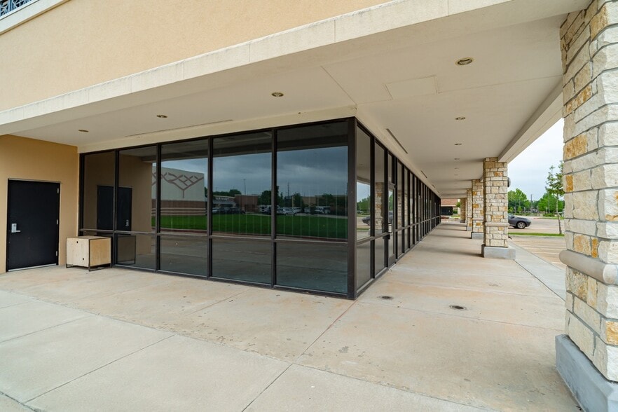 More Photos Of 4899 Highway 6, Missouri City Storefront Retail Office For Lease