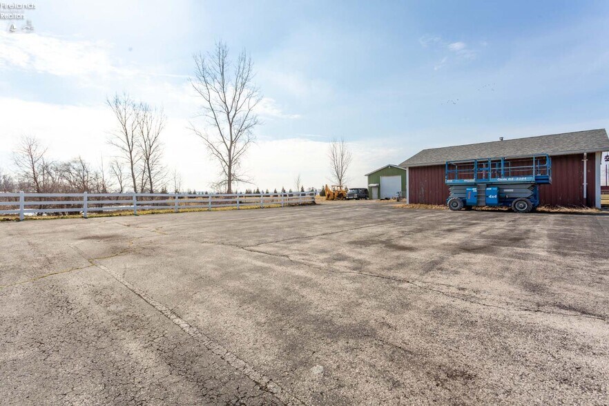 More Photos Of 5414 Homegardner Rd, Castalia Apartments For Sale