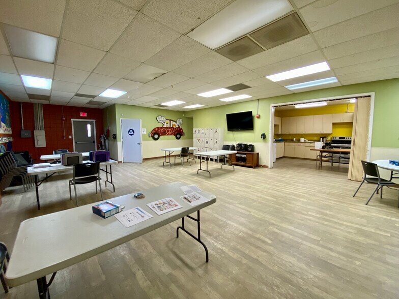 More Photos Of 124-126 N I St, Lompoc Storefront Retail Office For Sale