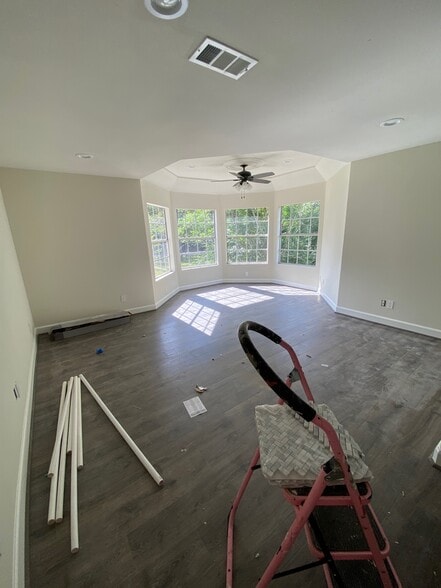 More Photos Of 33210 Magnolia Cir, Magnolia Office For Sale