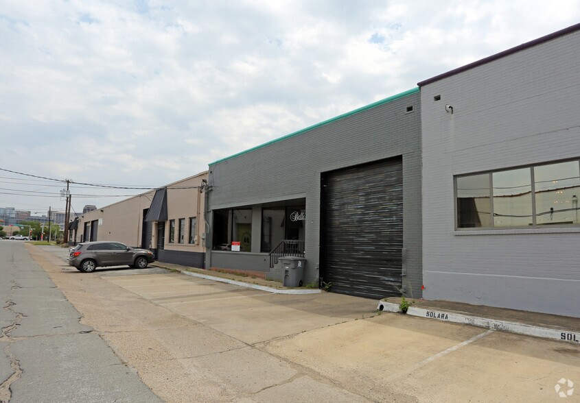 More Photos Of 150 Howell St, Dallas Flex For Lease