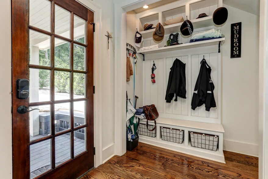 More Photos Of 2972 Lookout Pl NE, Atlanta Office Residential For Sale