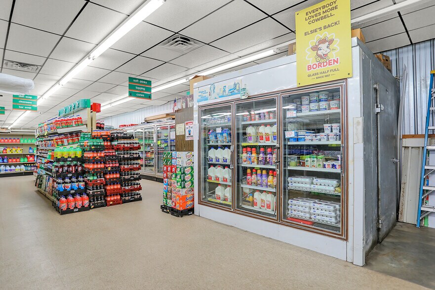 More Photos Of 9135 S Mill Rd, Knightstown Supermarket For Sale
