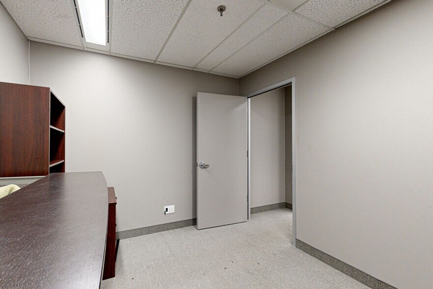 More Photos Of 45 Sheppard Ave E, Toronto Unknown For Lease