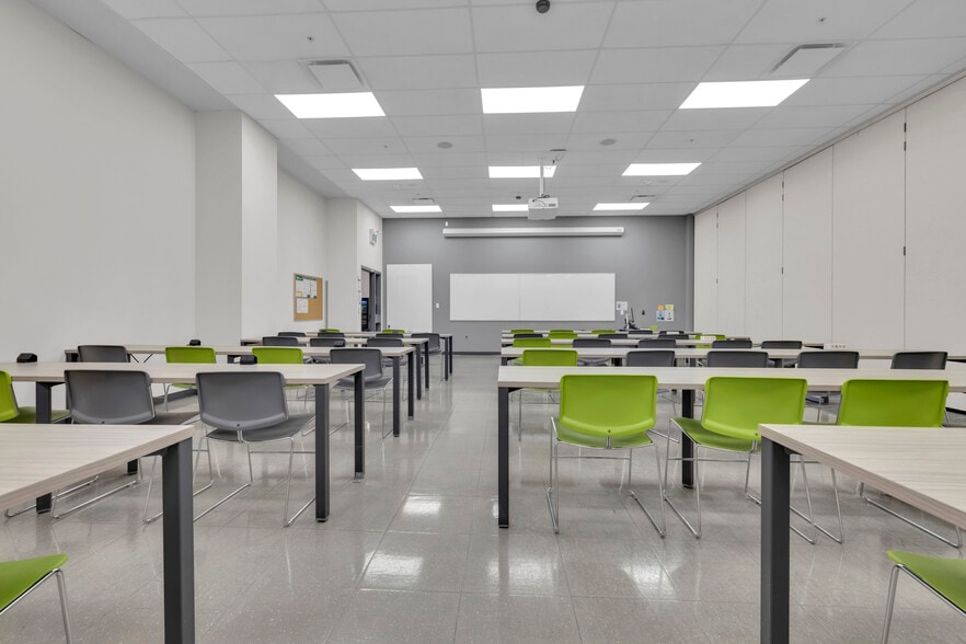 More Photos Of 1 Riverside Dr W, Windsor Office For Lease