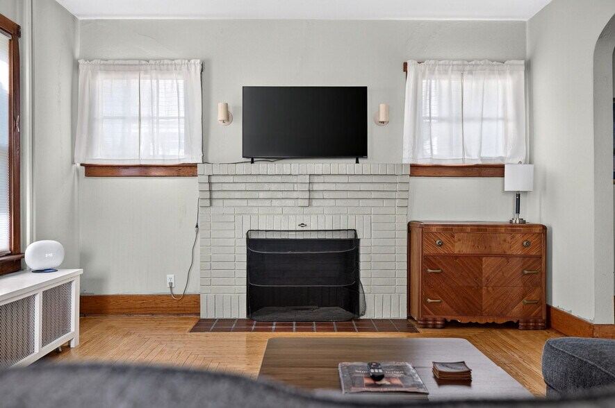 More Photos Of 910 W Market St, Lewisburg Freestanding For Sale