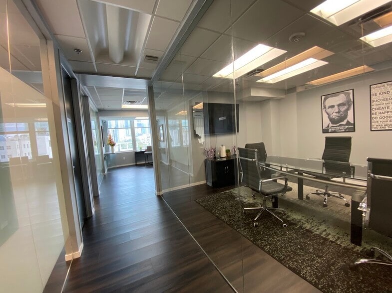 More Photos Of 14 NE 1st Ave, Miami Office For Sale