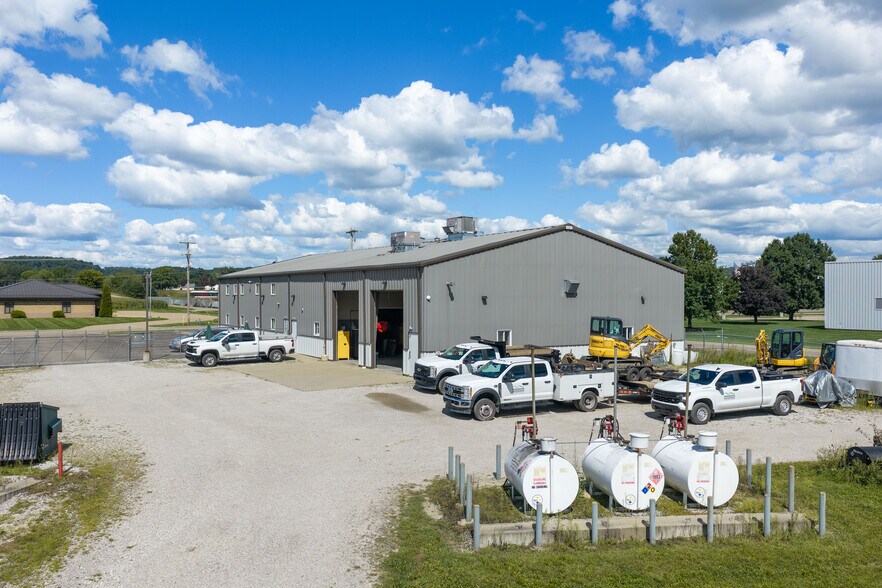 More Photos Of 2050 Reiser Ave SE, New Philadelphia Warehouse For Sale