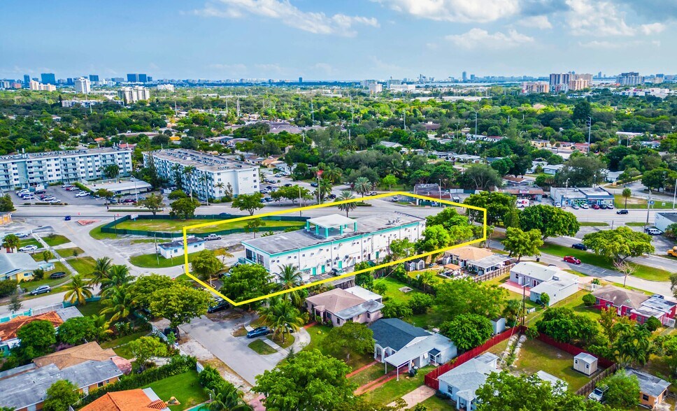 More Photos Of 13700-13798 NE 11th Ave, Miami Freestanding For Sale