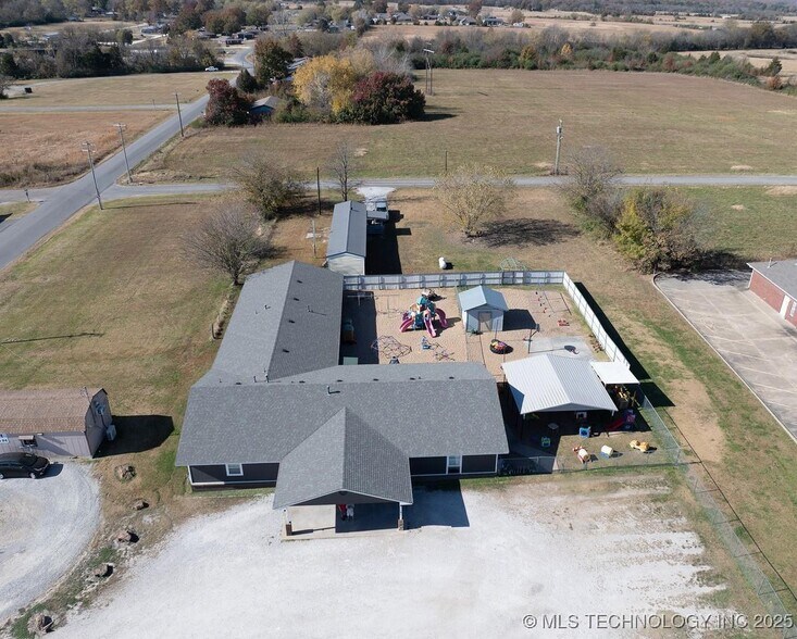 More Photos Of 1104 Campbell Rd, Warner Freestanding For Sale