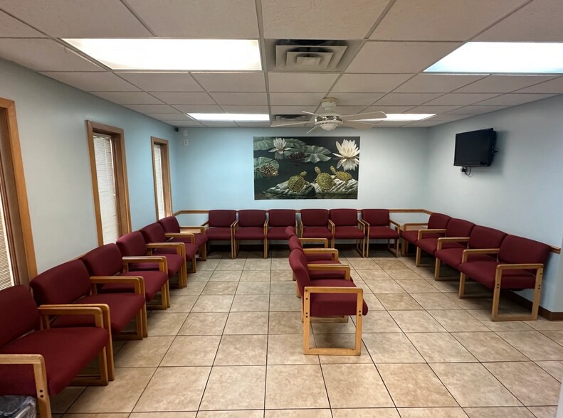 More Photos Of 9721 Prairie Ave, Highland Medical For Sale