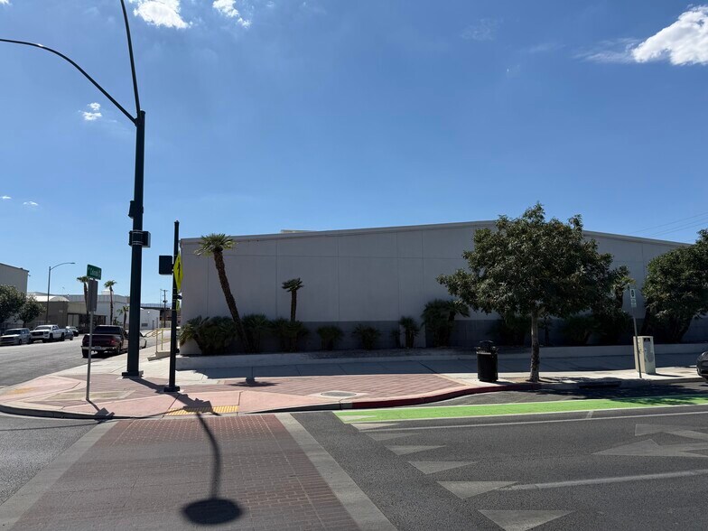 More Photos Of 1220 S Commerce St, Las Vegas Warehouse For Lease