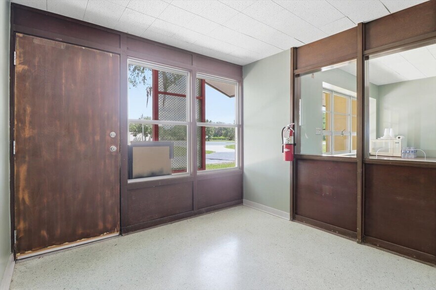 More Photos Of 18150 SE 72 Ave, Inglis Office For Sale