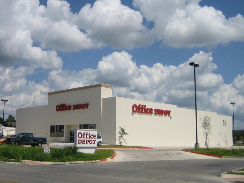 Primary Photo Of 1311 Mormon Mill Rd, Marble Falls General Retail For Lease